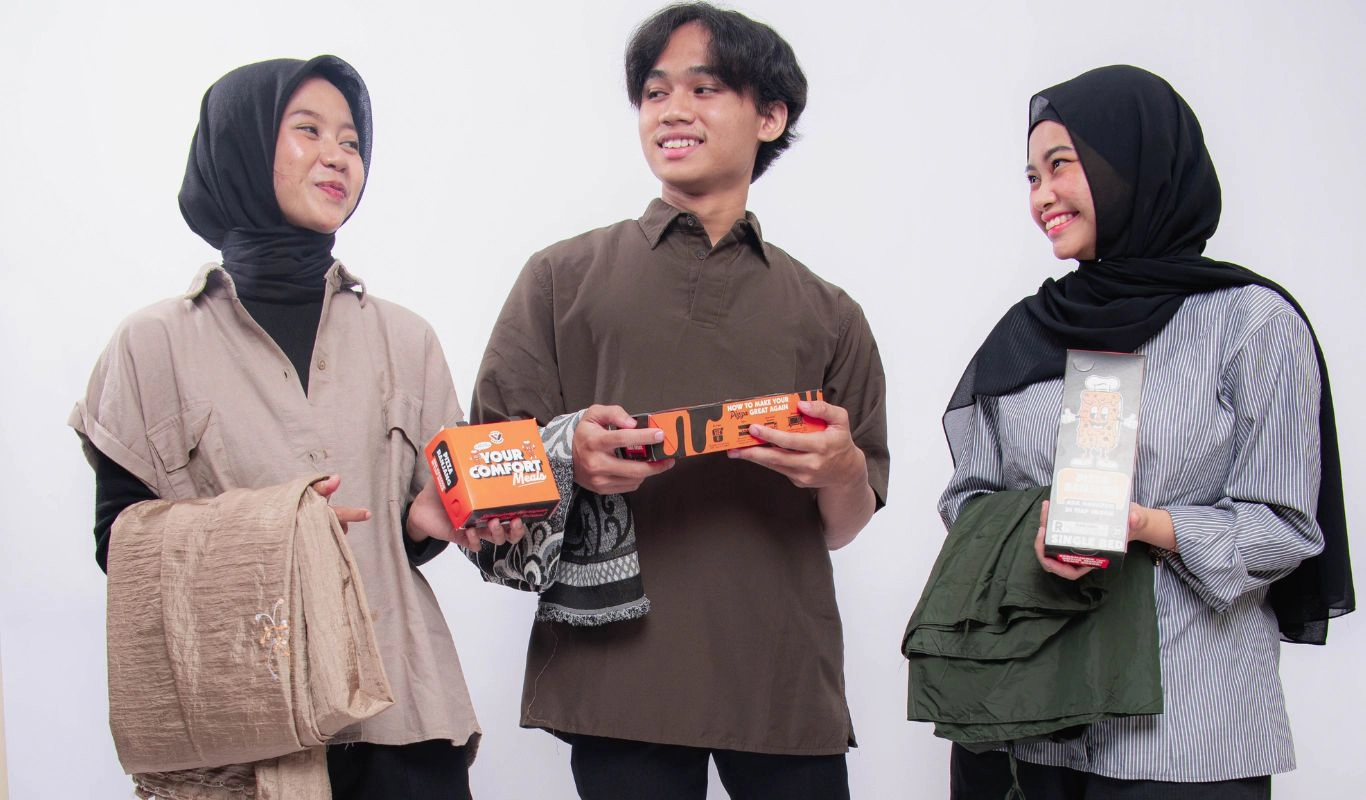 Nostalgia dengan Teman Kecil, Ditemani Teman Ngemil!