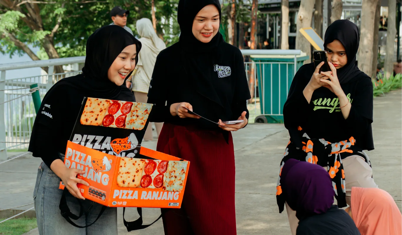 Pizza Ranjang dalam Episode PDKT dengan Pizzfren
