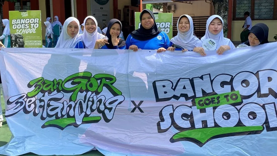 Bangor Goes To School